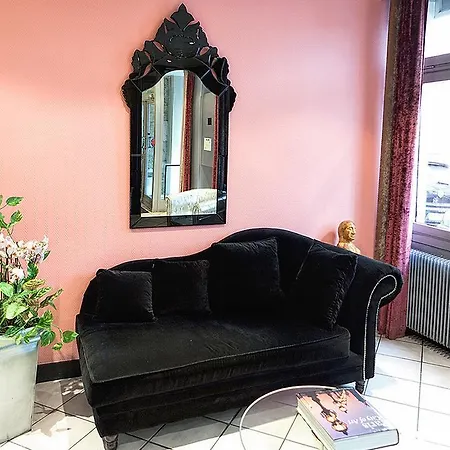 Отель Jean Gabriel Montmartre 3*